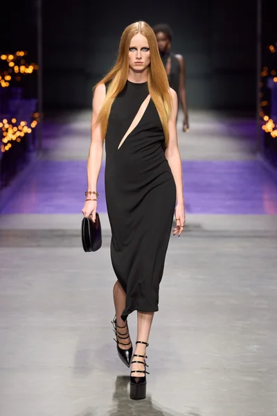 Look 3